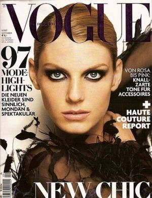 Vogue magazine covers - wah4mi0ae4yauslife.com - Vogue Germany September 2007.jpg